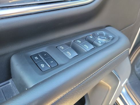 Used 2021 Chevrolet Tahoe Premier w/ Premium Package image 28