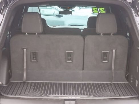 Used 2022 Chevrolet Traverse LT image 57
