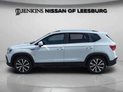 Used 2023 Volkswagen Taos SE image 11