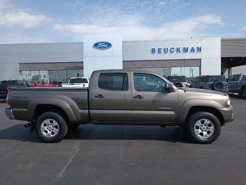 Used 2013 Toyota Tacoma 4x4 Double Cab w/ SR5 Pkg image 9