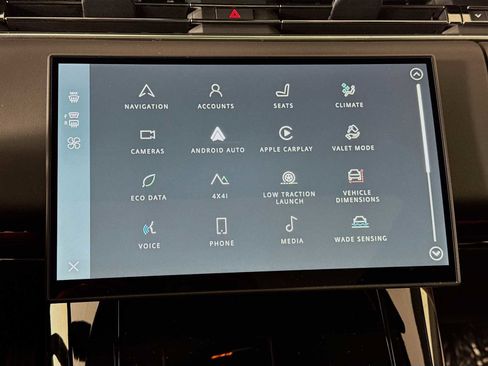 Used 2025 Land Rover Range Rover Sport SE image 14