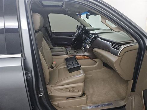 Used 2019 Chevrolet Tahoe Premier AWD/4WD image 9