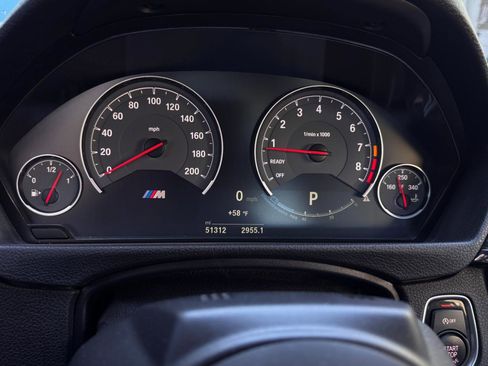 Used 2018 BMW M4 Convertible image 17