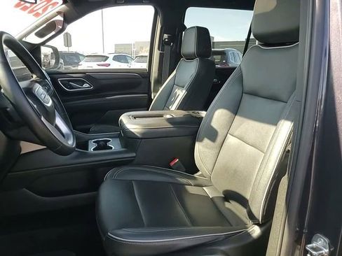 Used 2023 GMC Yukon SLT w/ SLT Premium Package AWD/4WD image 16