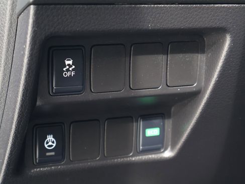 Used 2018 Nissan Rogue Sport SV w/ SV Technology Package image 20