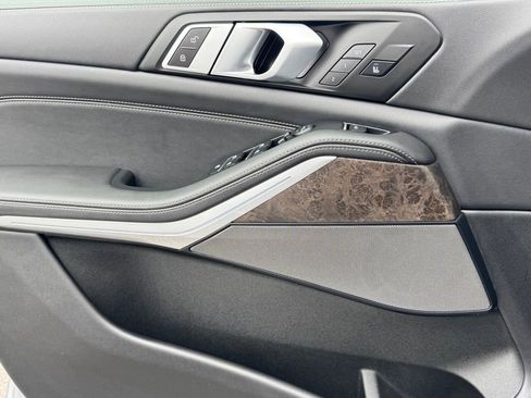 Used 2025 BMW X5 xDrive40i w/ Climate Comfort Package image 16