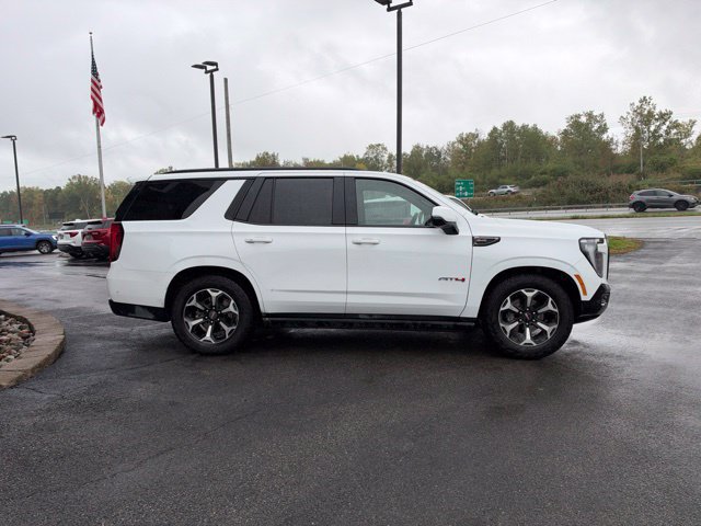 Used 2025 GMC Yukon AT4 w/ AT4 Premium Plus Package AWD/4WD image 6
