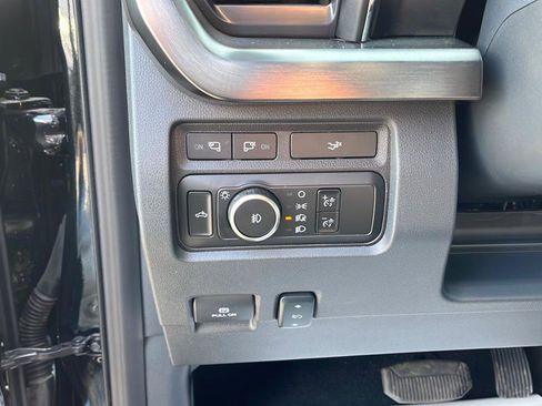 Used 2024 Ford F350 Lariat image 13