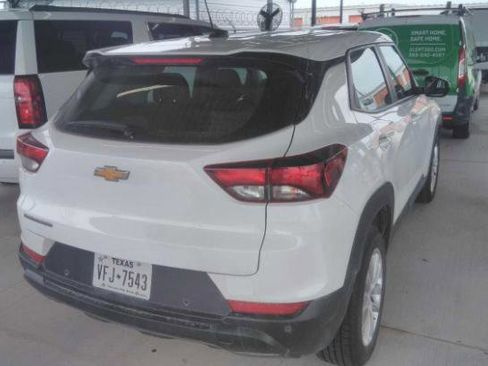 Used 2024 Chevrolet TrailBlazer LS w/ LS Confidence Package FWD image 2