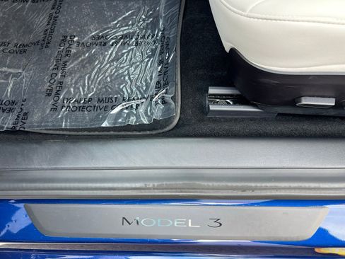 Used 2021 Tesla Model 3 Standard Range Plus image 26