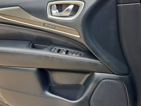 Used 2019 INFINITI QX60 Luxe w/ Essential Package FWD image 32