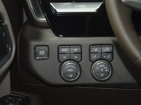 New 2026 Chevrolet Silverado 2500 LT w/ All Star Edition AWD/4WD image 39