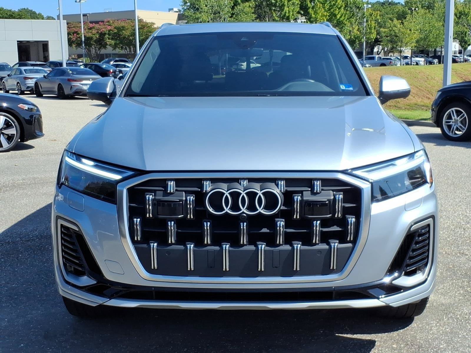 Certified 2025 Audi Q7 3.0T Premium Plus AWD/4WD image 2