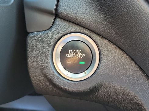 Used 2020 Chevrolet Equinox LT FWD image 11