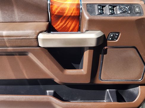 Used 2021 Ford F350 King Ranch w/ King Ranch Ultimate Package AWD/4WD image 22