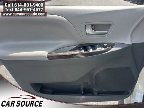 Used 2015 Toyota Sienna XLE w/ XLE Navigation Package image 11