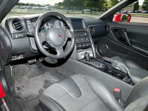 Used 2016 Nissan GT-R Premium AWD/4WD image 26