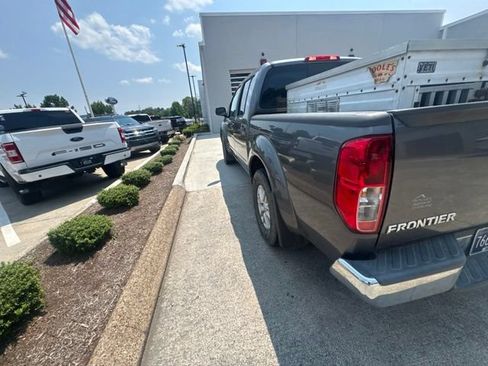 Used 2021 Nissan Frontier SV w/ SV Utility Package AWD/4WD image 12