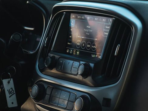 Used 2019 Chevrolet Colorado LT image 17