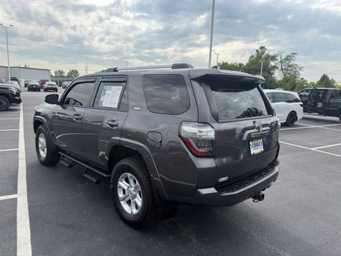 Used 2021 Toyota 4Runner SR5 Premium w/ Moonroof Package AWD/4WD image 4