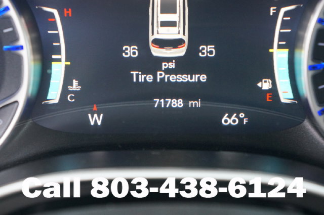 Used 2023 Chrysler Pacifica Touring-L FWD image 7