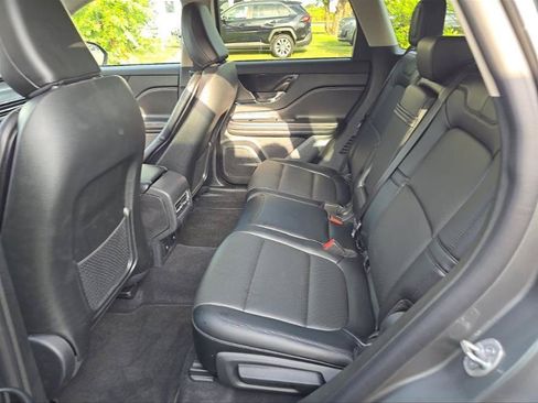 Used 2026 Lincoln Corsair Premiere FWD image 7