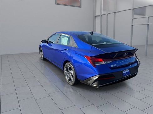 Certified 2025 Hyundai Elantra Sport image 6