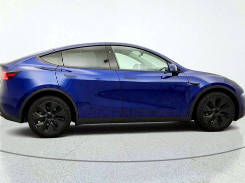 Used 2024 Tesla Model Y Long Range AWD/4WD image 4