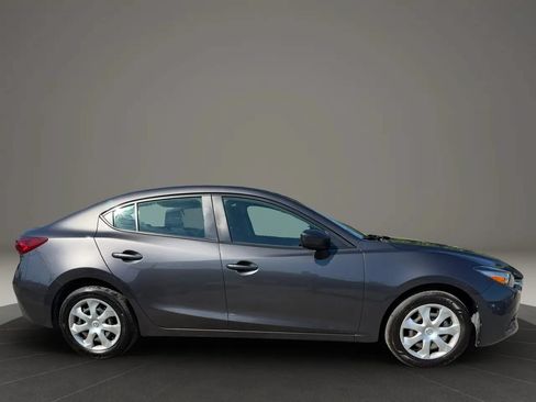 Used 2018 MAZDA MAZDA3 Sport FWD image 4