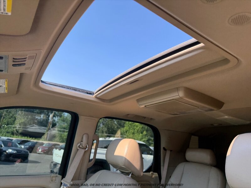 Used 2010 Cadillac Escalade Premium AWD/4WD image 14