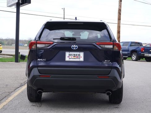 Used 2022 Toyota RAV4 XLE AWD/4WD image 6