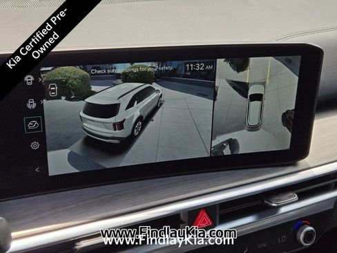 Certified 2025 Kia Sorento SX Prestige AWD/4WD image 28