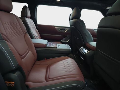 Used 2025 INFINITI QX80 Autograph AWD/4WD image 13