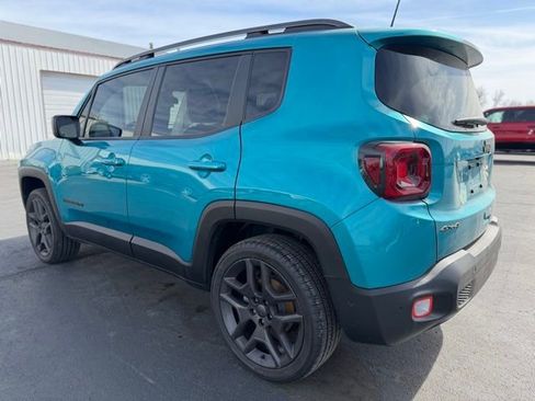 Used 2021 Jeep Renegade Latitude w/ Luxury Group II image 3