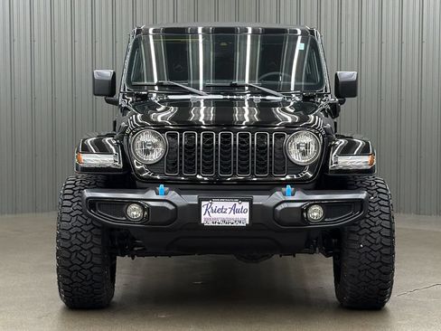 Used 2024 Jeep Wrangler Unlimited w/ Convenience Group AWD/4WD image 8