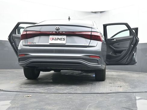 Used 2025 Volkswagen Jetta SE FWD image 67