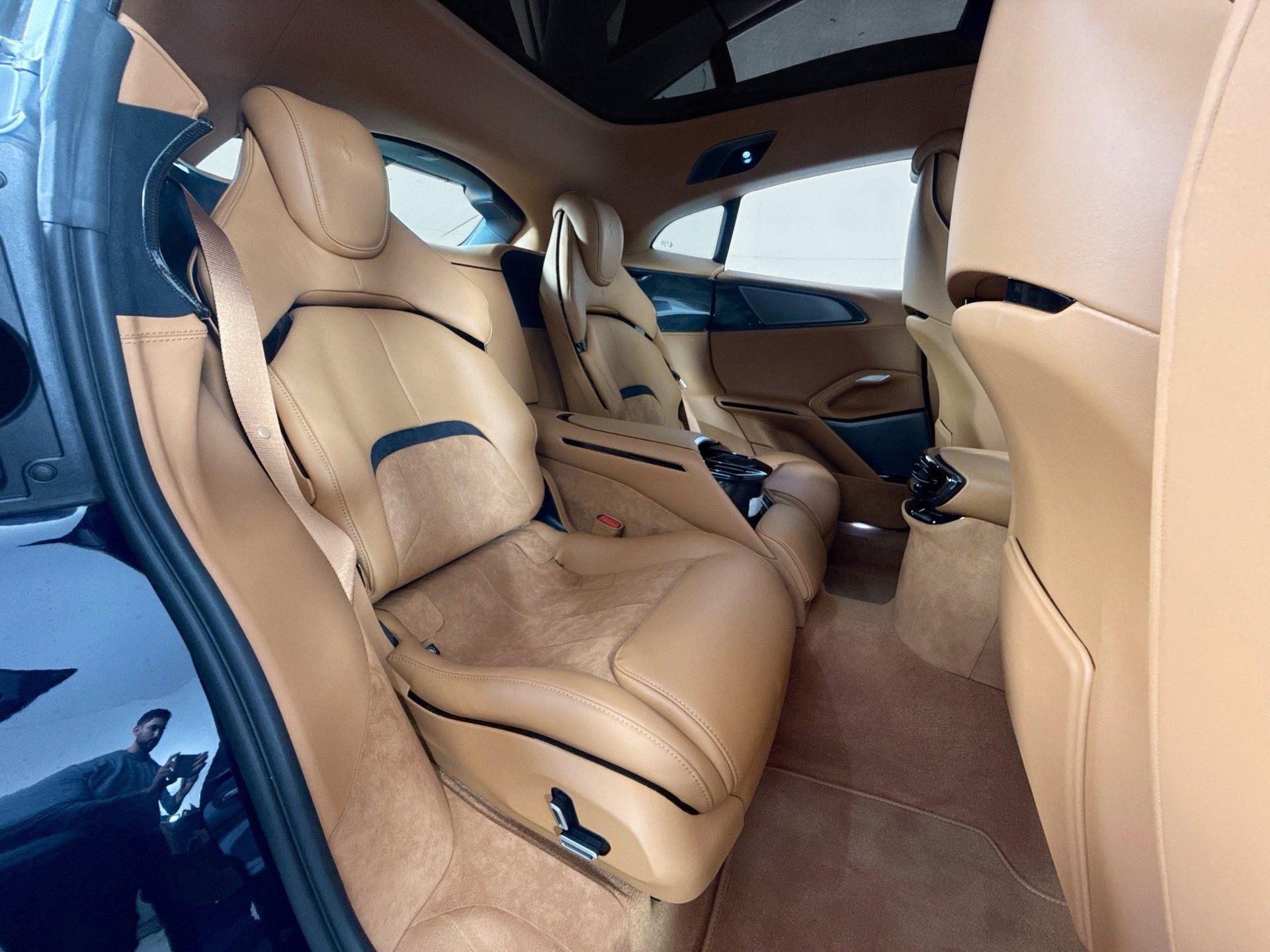 Certified 2025 Ferrari Purosangue AWD/4WD image 21