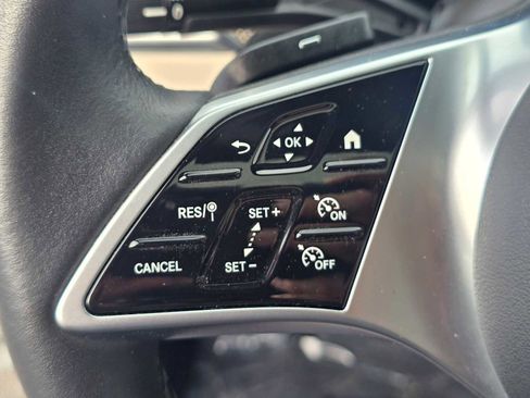 Used 2025 Mercedes-Benz C 300 4MATIC Sedan image 32