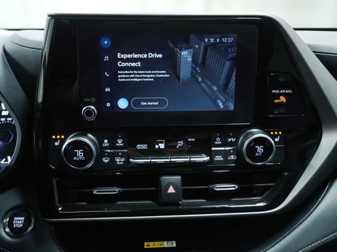 Used 2023 Toyota Highlander XLE image 20