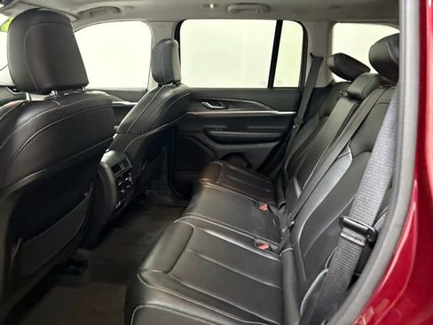 Certified 2023 Jeep Grand Cherokee Limited image 22