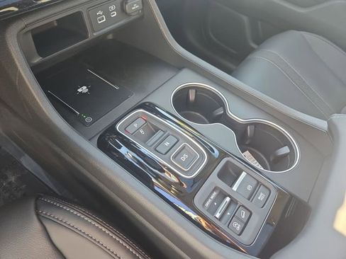 New 2025 Honda Pilot Touring image 24