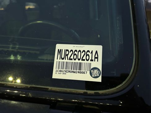 Used 2022 Jeep Wrangler Unlimited Sahara w/ Cold Weather Group image 32