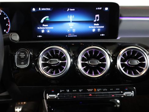 Certified 2022 Mercedes-Benz CLA 250 4MATIC image 16