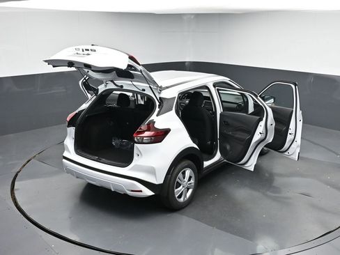 New 2025 Nissan Kicks Play S image 50