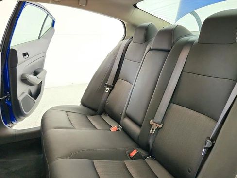 Used 2025 Nissan Altima 2.5 SV FWD image 31