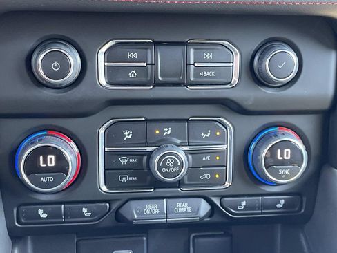 Used 2023 Chevrolet Suburban RST AWD/4WD image 24