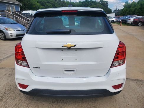 Used 2018 Chevrolet Trax LS FWD image 10