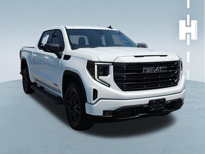 Used 2022 GMC Sierra 1500 Elevation w/ LPO, Elevation Black Package