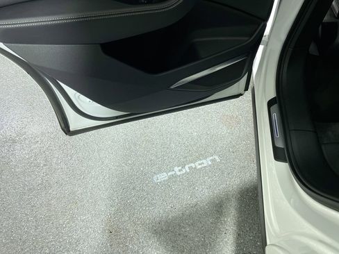 Certified 2022 Audi e-tron Premium Plus w/ Premium Plus Package image 12