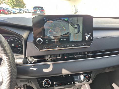 Used 2024 Mitsubishi Outlander SEL image 40